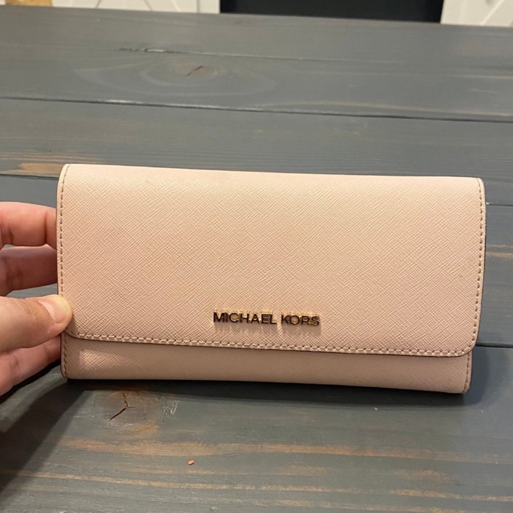 Michael kors wallet